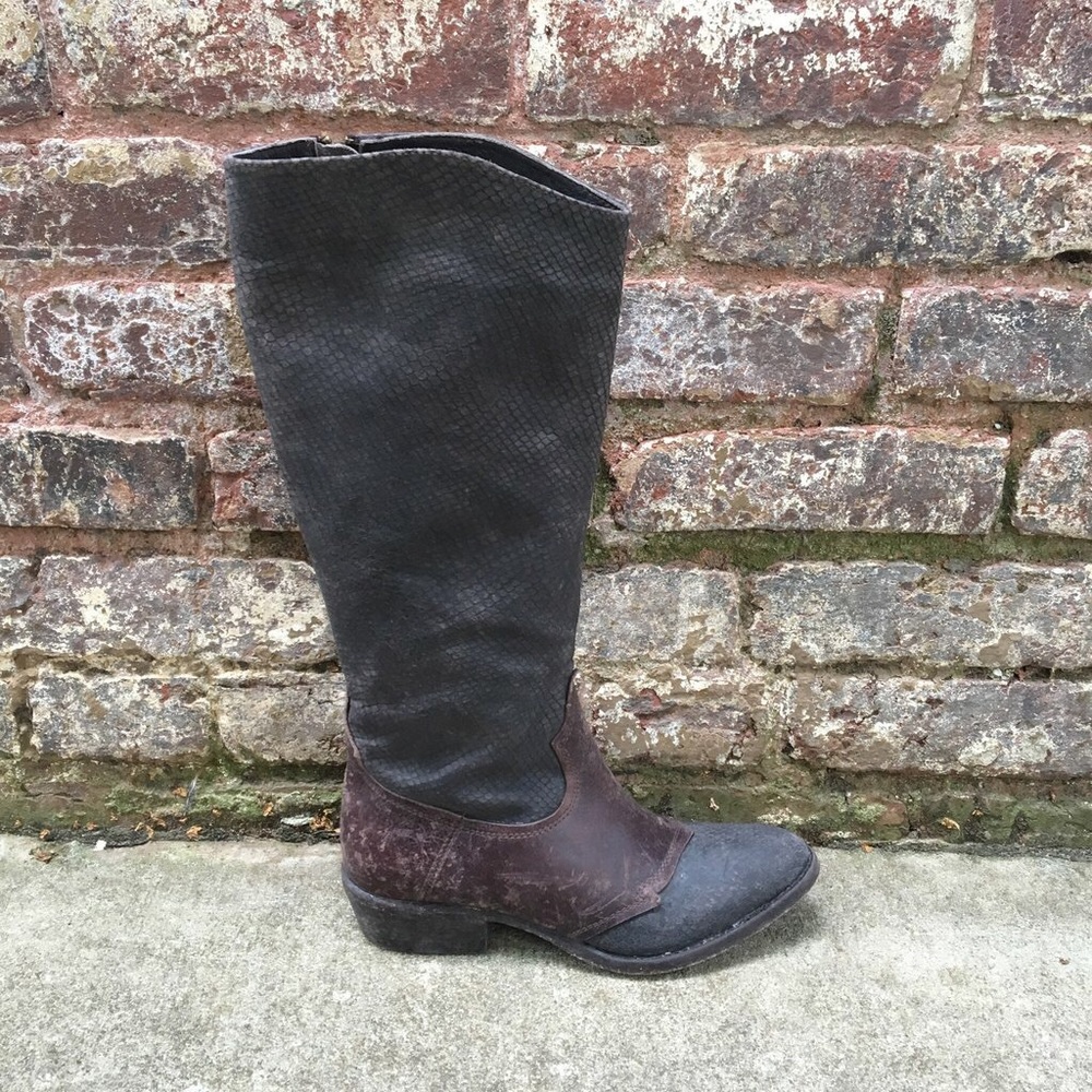Saddle Distressed Cowboy Leather Boots - Picture 6 of 7